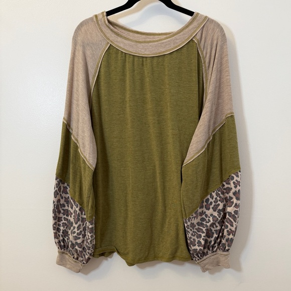 easel Tops - Easel Two-Tone Shirt with Leopard Print